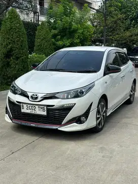 Toyota Yaris S TRd A/t th 2018 putih metalik favorite fullset TERMURAH