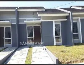 Rumah Selangkah ke Stasiun di Cluster ModernLand Cilejit