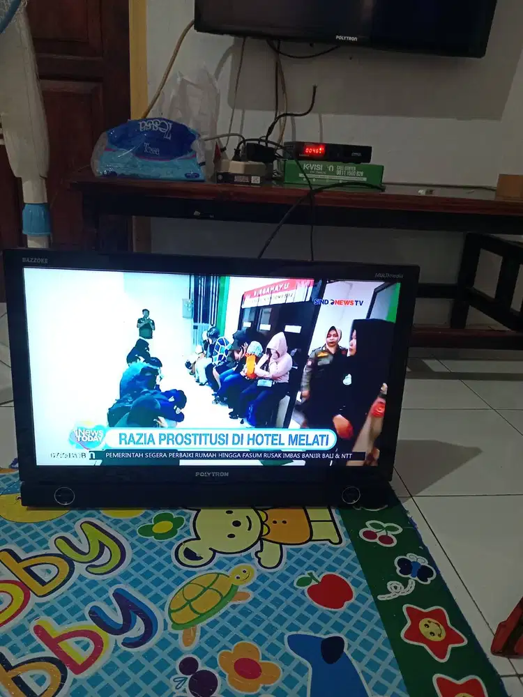 Tv polytron 17 inch second