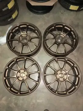 Jual MURAH Velg Rays ZE40 Ring 18 Original Made in Japan..Velg mulus.
