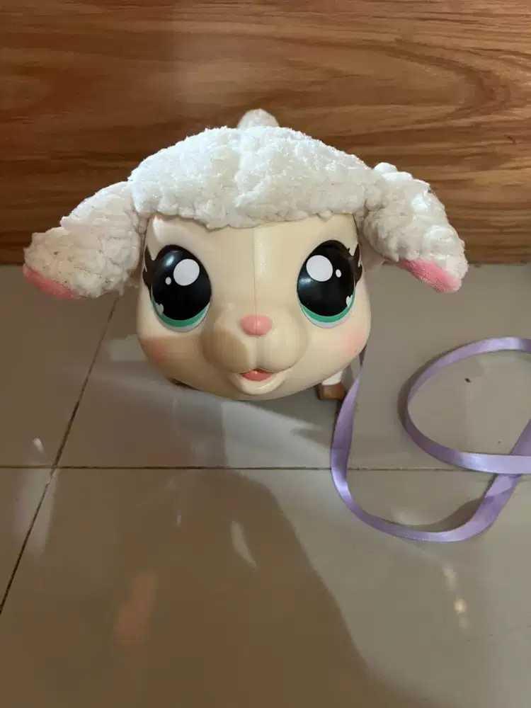Mainan Interaktif Little Live Pets My Pet Lamb Snowie