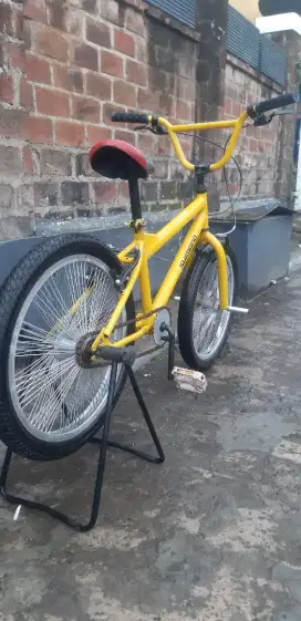 Sepeda bmx ukuran 20