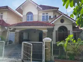 Rumah besar 2 lantai siap huni di Kemang Pratama 3 Bekasi