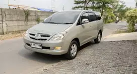 Toyota Kijang Innova 2005 Bensin