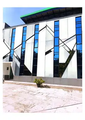 Gedung besar 3 Lantai di pinggir jalan Raya Kalimalang, Pekayon Bekasi