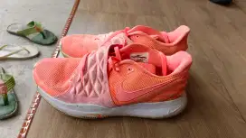 Sepatu nike size 42 masih bagus kuat