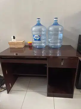 Meja Kerja Informa kayu kokoh