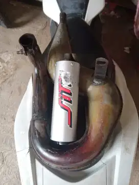 Knalpot vespa 2tak merk Sito & Shok DBS