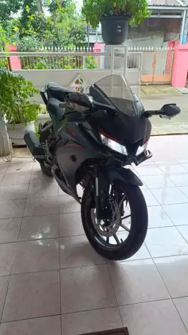 Yamaha R15 V3 Black Auto Bikin Gagah