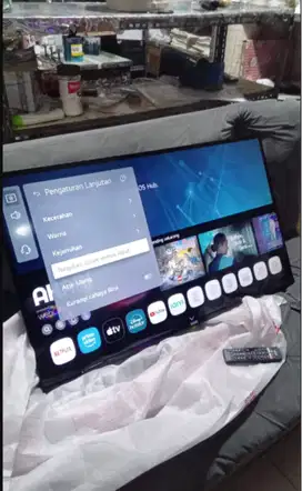 Akari Smart TV 43 inch 4K UHD mulus