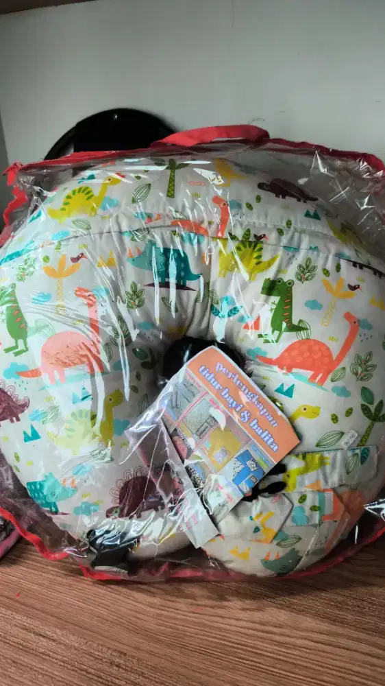BANTAL MENYUSUI BANTAL BUSUI