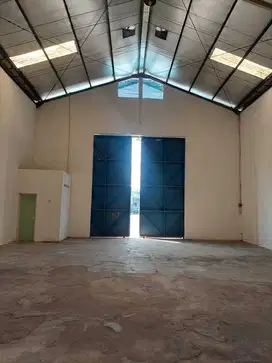 DISEWAKAN Gudang Raya Kuwukan
