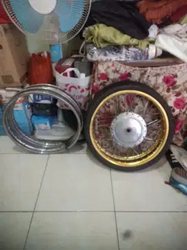 Jual velg motor ring 17 + tromol dua pasang.