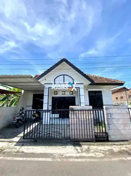 Rumah Hook Luas Siap Huni di Sawojajar