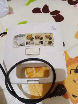 Pemanggang roti (Sandwich maker - Kenwood)