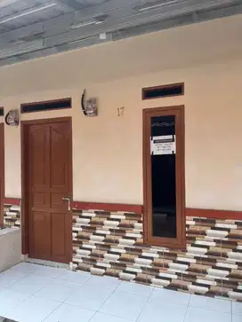 Disewakan rumah petak 2KT