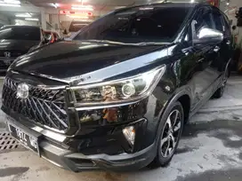 Toyota Kijang Innova Venturer Matic Diesel Hitam