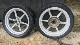 Velg vrossi pcx 150 lokal