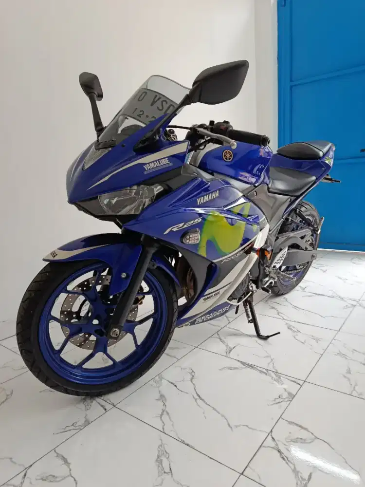 Yamaha R25 movistar