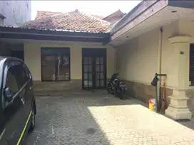 JUAL RUMAH TUA LOKASI STRATEGIS TANAH ABANG JAKARTA PUSAT