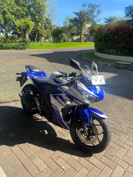 Yamaha YZF R25 tahun 2015