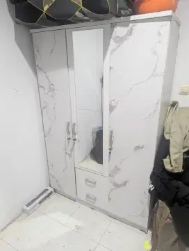 lemari baju 3 pintu
