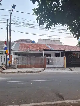 Disewakan Rumah siap huni Jl kayu putih utara