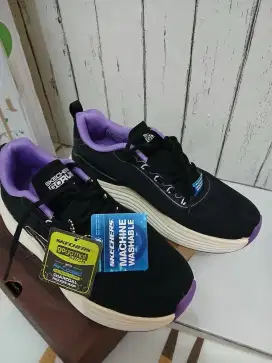 Sepatu Skecher wanita go run (ex kado)