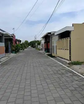 Disewakan Rumah lokasi Area Kudu dkt Solo Baru