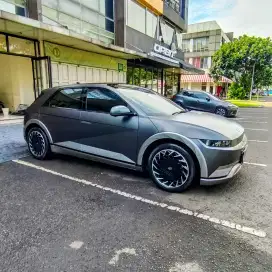 HYUNDAI IONIQ 5 SIGNATURE LONGRANGE 2022 (BONUS PPF 57jt)