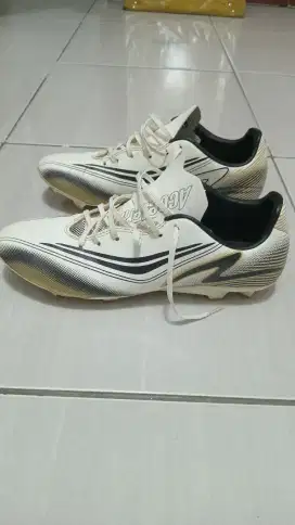 JUAL SEPATU BOLA SPECS ACCERELATOR NO.40