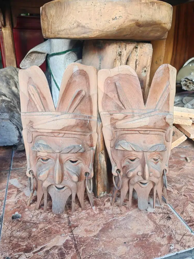 Sepasang Hiasan Kakek Tua Ukir Kayu