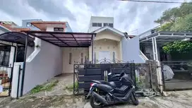 Rumah Komplek Sariwangi Hadap Selatan Ada Taman Depan Siap Huni