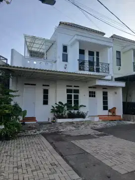 Rumah Strategis dekat UI. GUNA DARMA