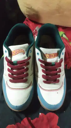Sepatu Aerostreet x Hotwheels