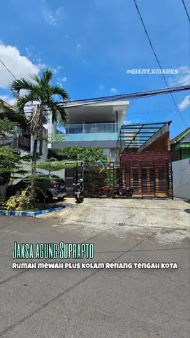 Rumah Modern Premium plus kolam renang di jaksa agung Suprapto Malang