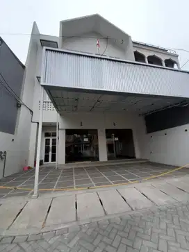DISEWAKAN RUKO EX CAFE SEMI FURNISHED – MALAKA, DUREN SAWIT