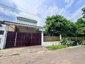 Rumah hook luas strategis di cinere selangkah ke tol desari & limo
