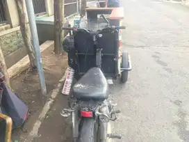Gerobak motor jualan keliling