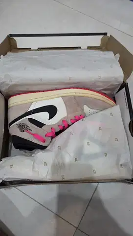 AIR JORDAN 1 MID SE ORIGINAL BELI DI STORE
