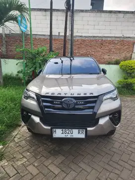 Toyota Fortuner Tangan Pertama - Diesel