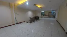Ruko Besar 3 Lantai di Cinere Raya