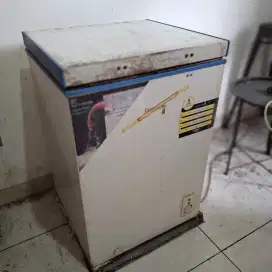 Kulkas Freezer Merk Changhong 100L (100% Normal Beku)