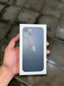 Jual cepat iphone 13 128gb ibox,baru pakai 7 bulan garansi on