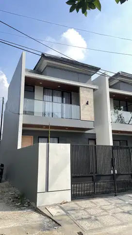 Rumah 2 Lantai Eksklusif, Dekat Pintu Tol Limo Depok
