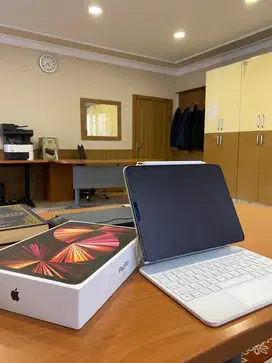 İpad pro 11 inch M1 512 gb plus celullar+magic keyboard+apple pencil2.