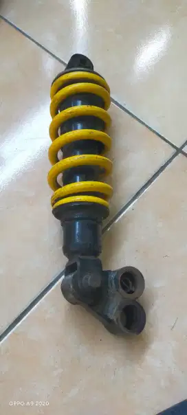 Shock belakang Vixion r15