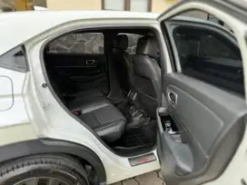 Honda HRV SE 2023 – Kondisi Istimewa, Full Dealer Record!
