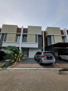 Sewa Rumah Siap Huni di U Ville Bintaro dekat Stasiun Pondok Ranji