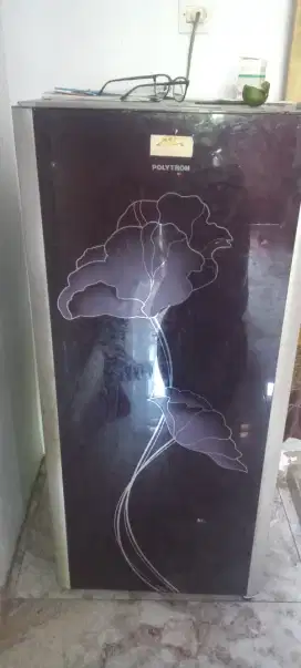 kulkas 1 pintu merk Polytron